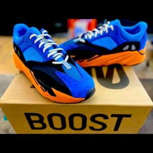 BRAND NEW YEEZY BOOST 700 size 11.